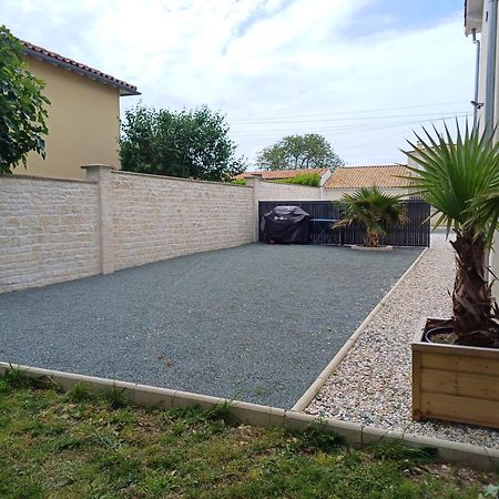 Apartamento Le Lion D'Or Bessines Exterior foto