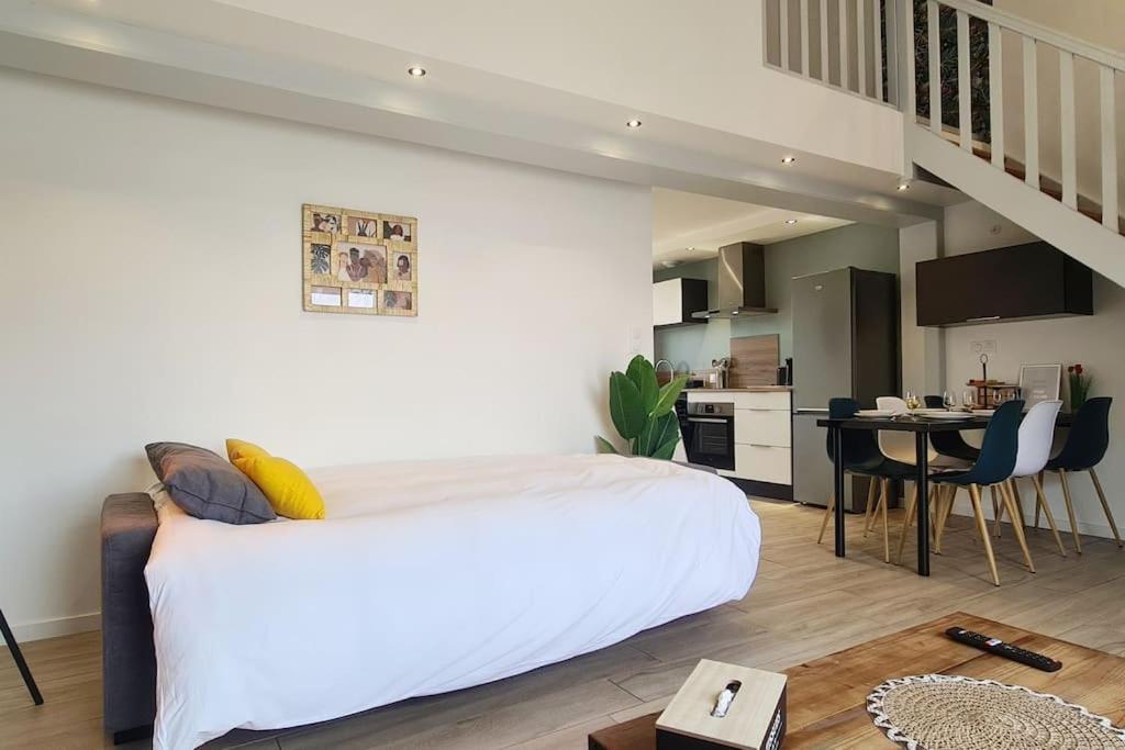 Apartamento Le Lion D'Or Bessines Exterior foto