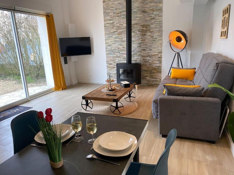 Apartamento Le Lion D'Or Bessines Exterior foto